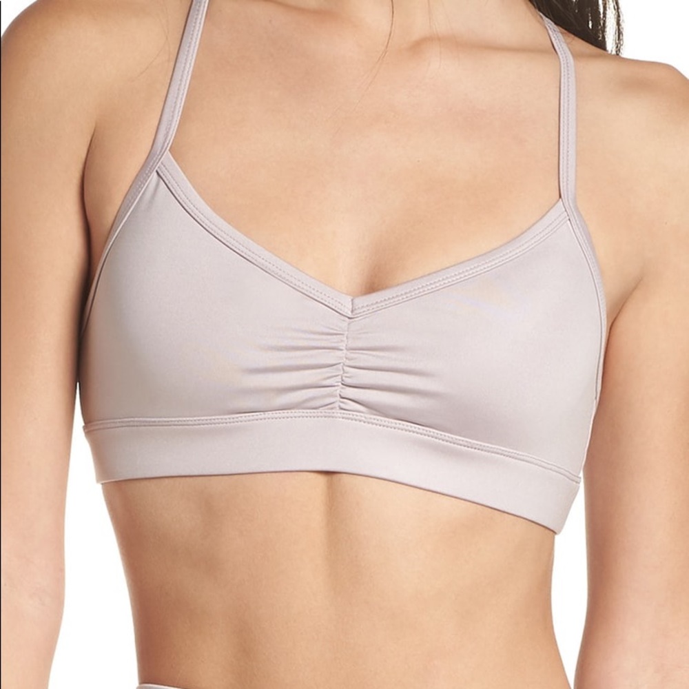Alo Yoga Sunny Strappy Bar in Lavender